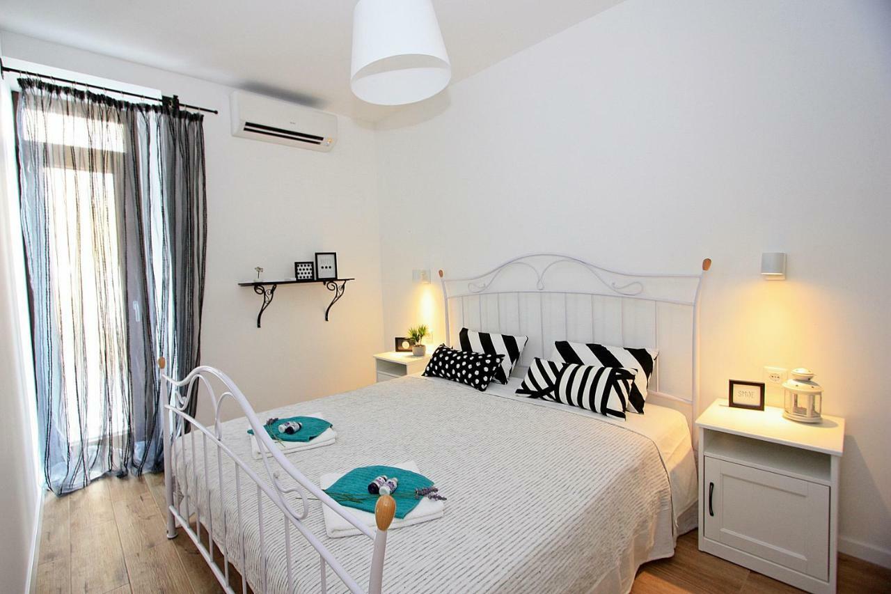 Apartman Michelangelo In The Centar Of Supetar Exterior foto